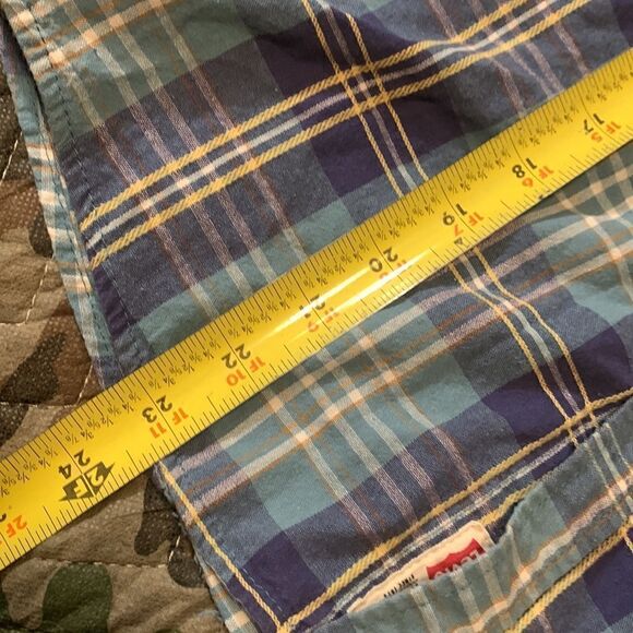 LEVIS, vintage, plaid button down long sleeve, ladies/girls medium, great cond. - Picture 8 of 11